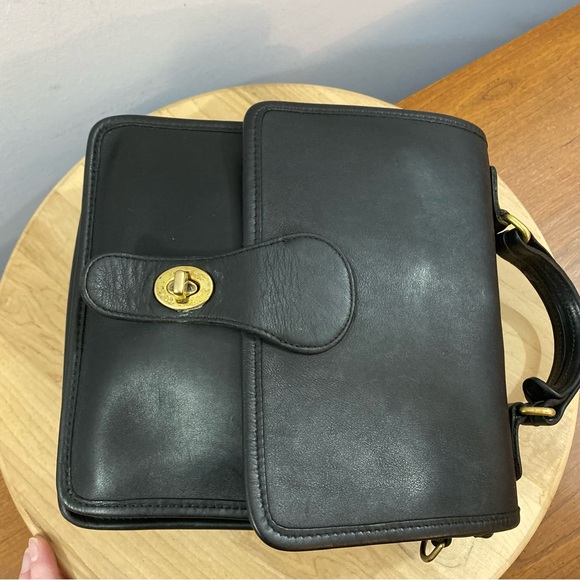 Vintage Coach Station Bag Black Leather Crossbody Satchel Purse 5130 No Strap - Picture 6 of 16